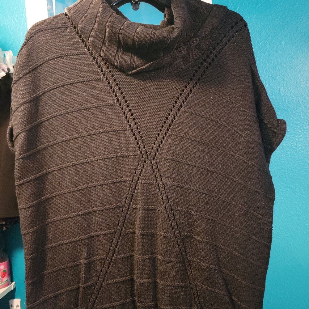 Brand: Love 21. Size: Medium. Color: Black